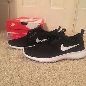 Women's Nike juvenate size 8