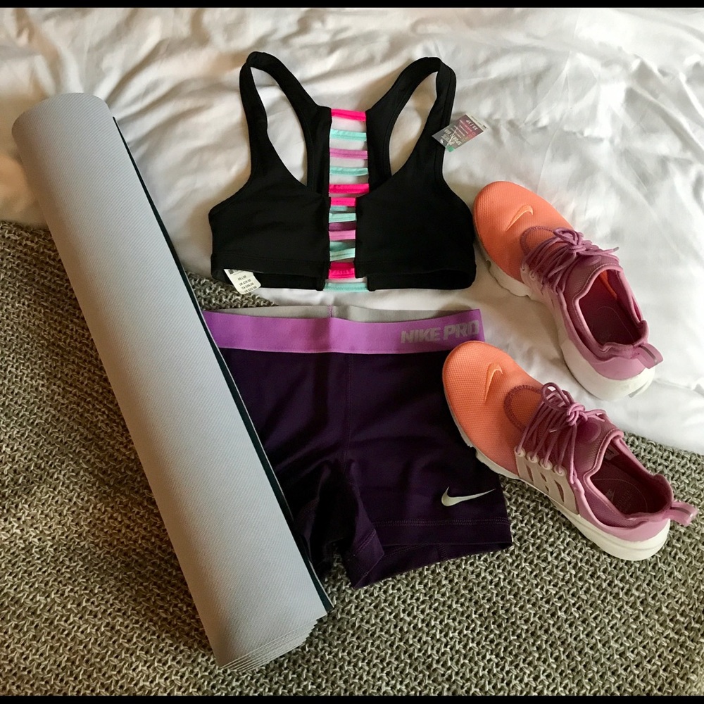 NWT PINK Ultimate Sports Bra, Light Support, XS