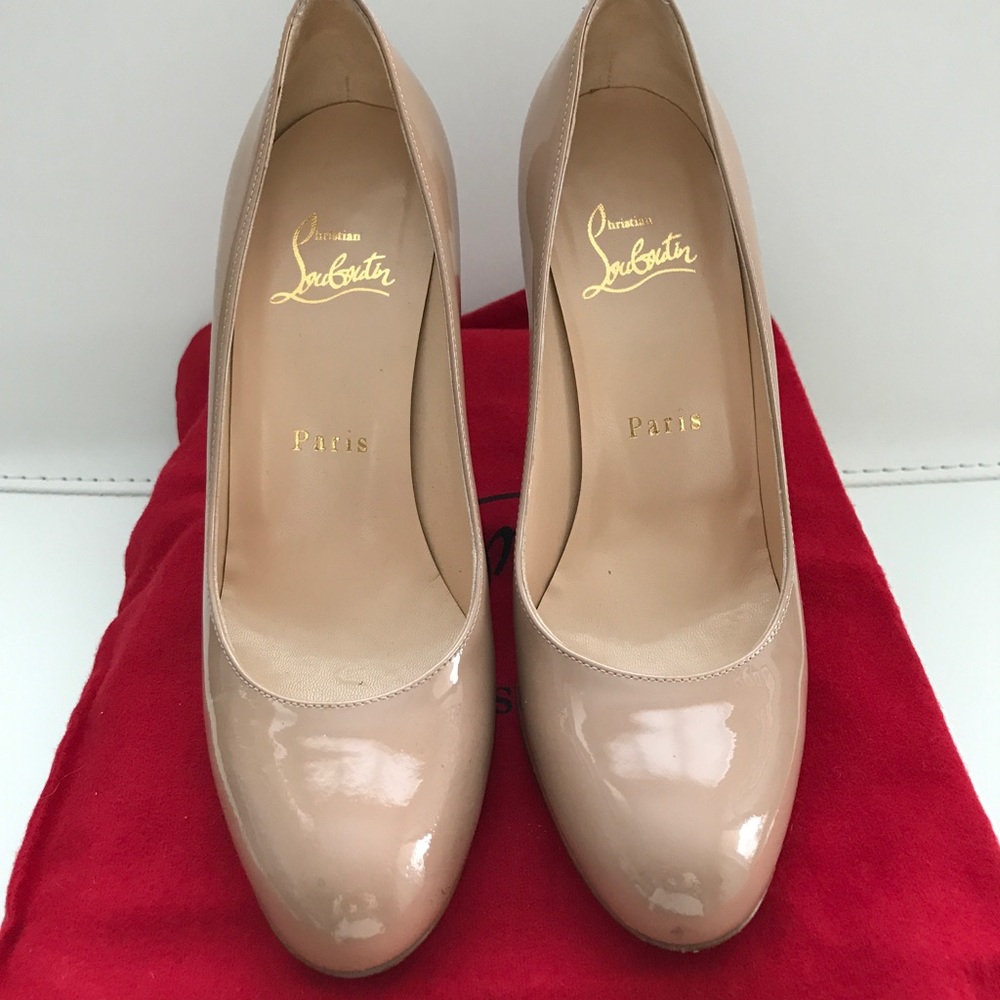 Louboutin 35.5 nude pumps