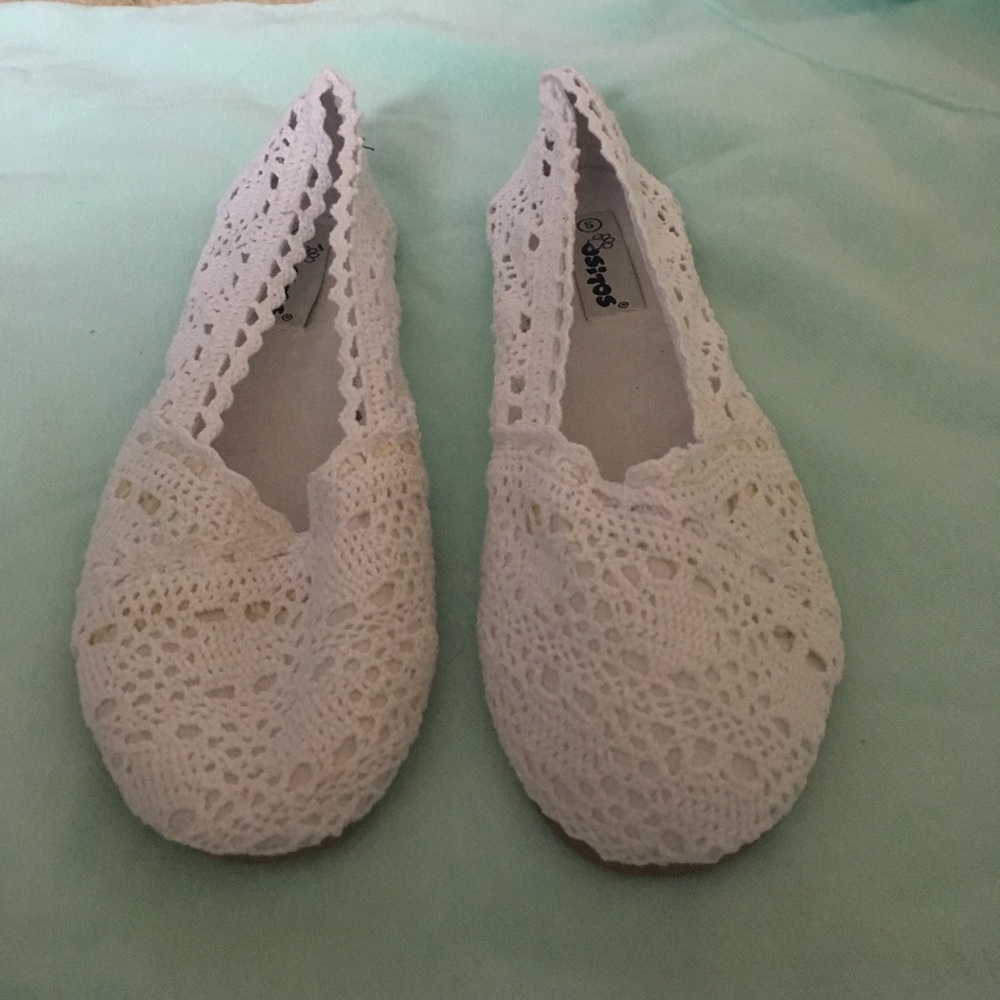 White crochet ballet flats