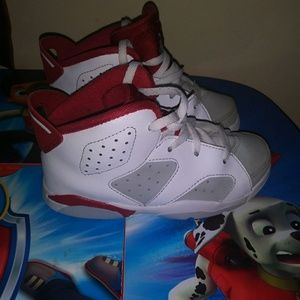 Boys Jordan's