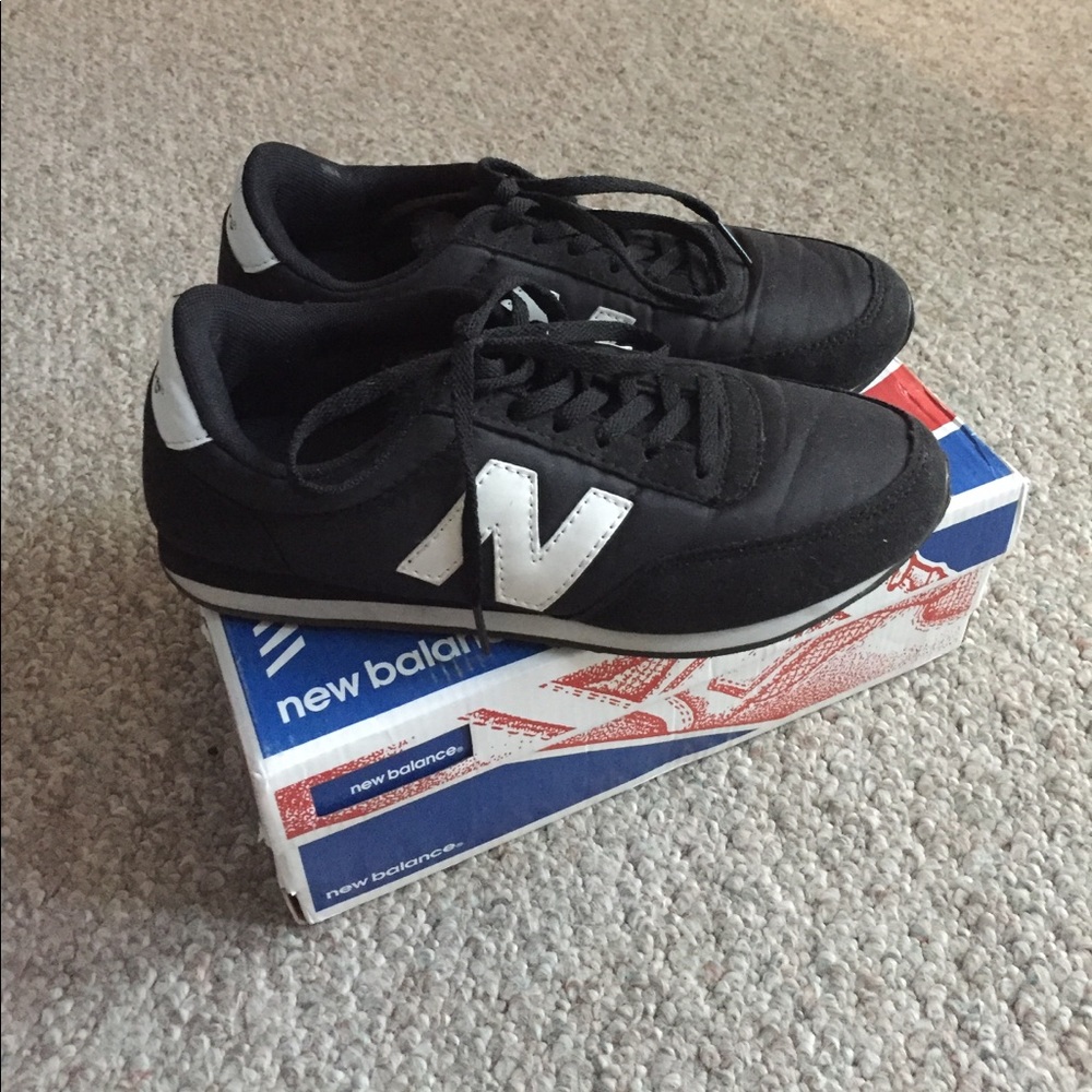 New Balance 410 Casual Sneakers Shoes US8 Black