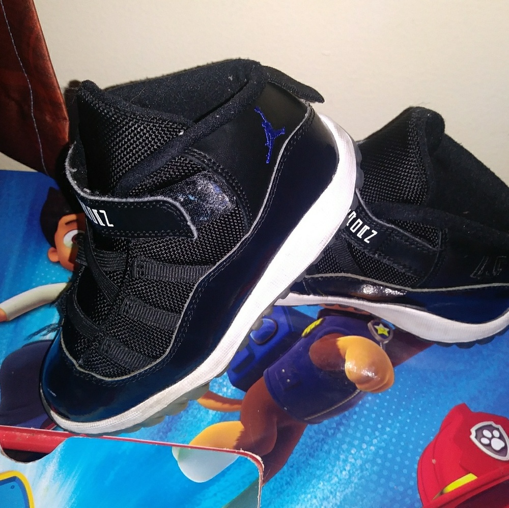 Boys Jordan's