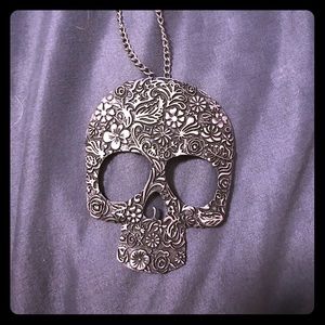 Skull necklace