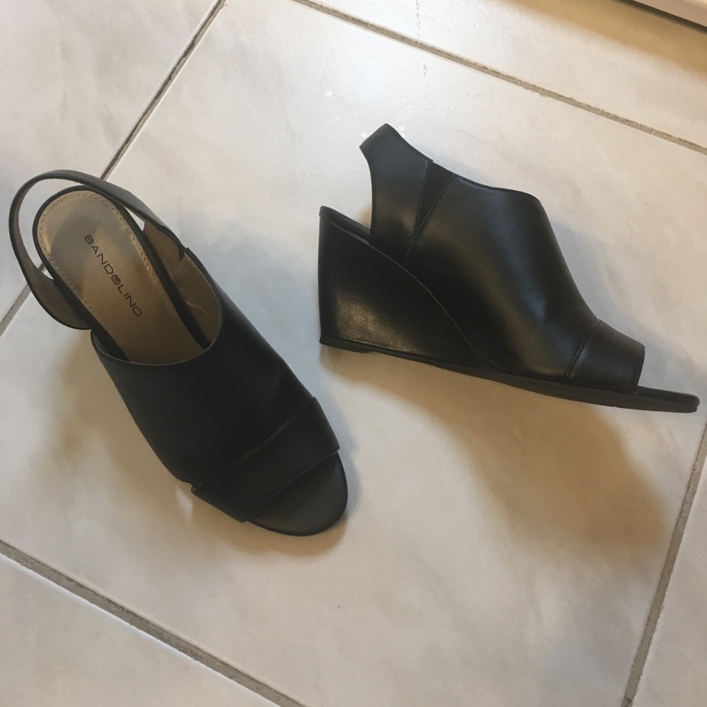 Peek a boo toe, bandolino black, like new