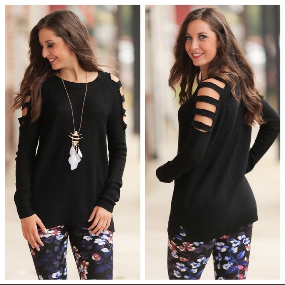 😍LAST ONE😍Infinity Raine Cut Out Sweater😍