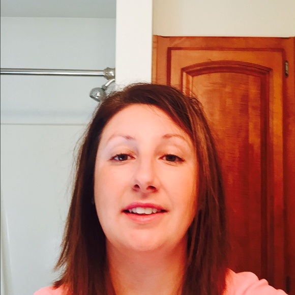 Meet your Posher, Jessica - Picture 2 of 2