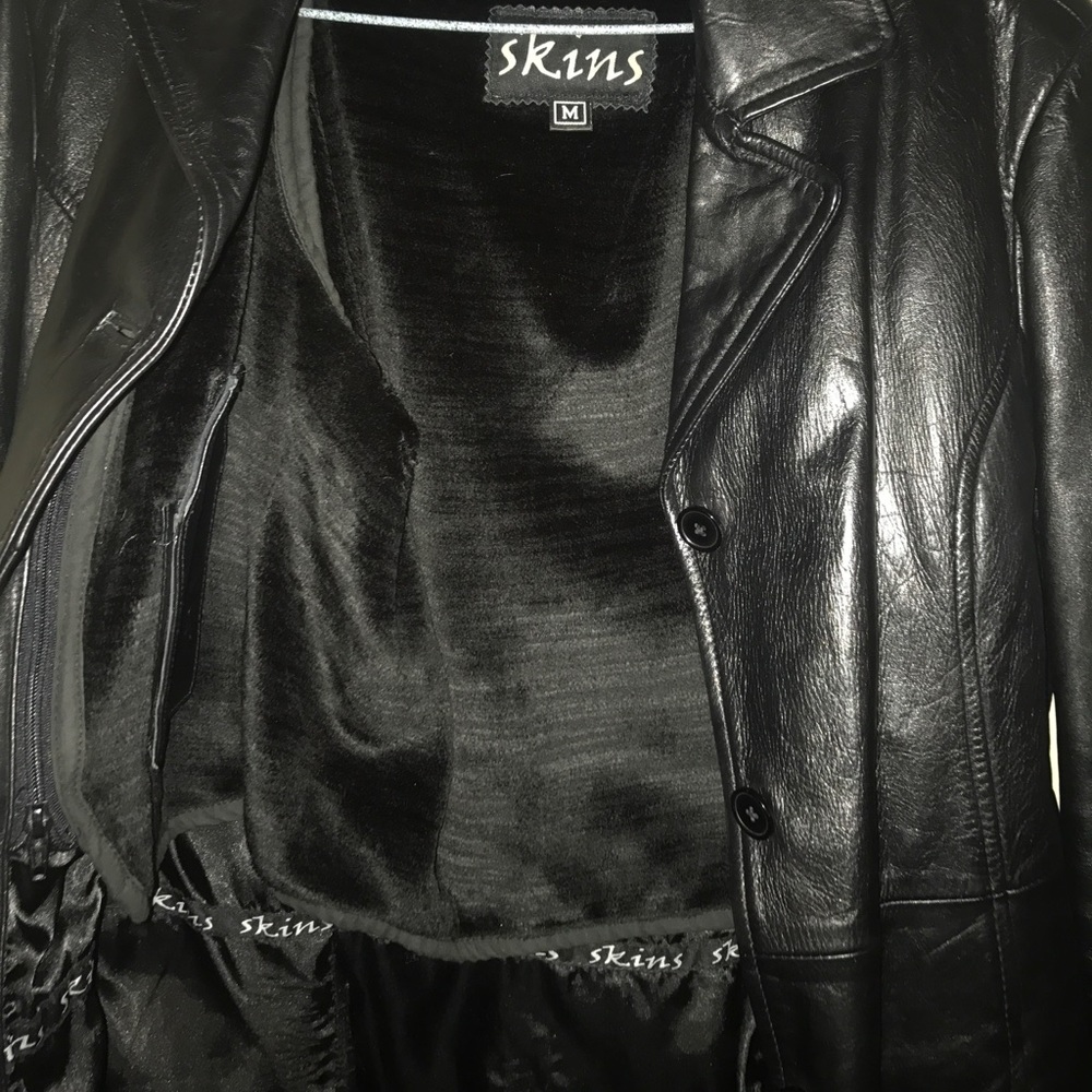 Leather coat with removable lining