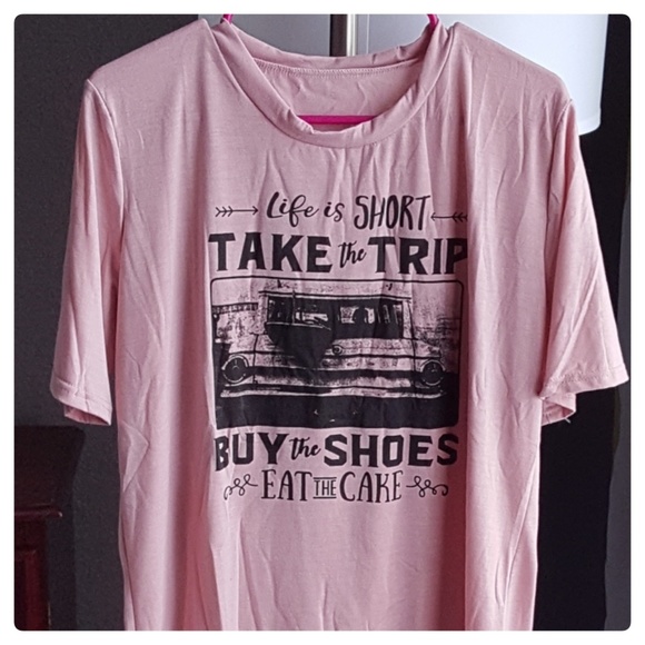 JUST IN: BUY THE SHOES T shirt - Picture 2 of 3