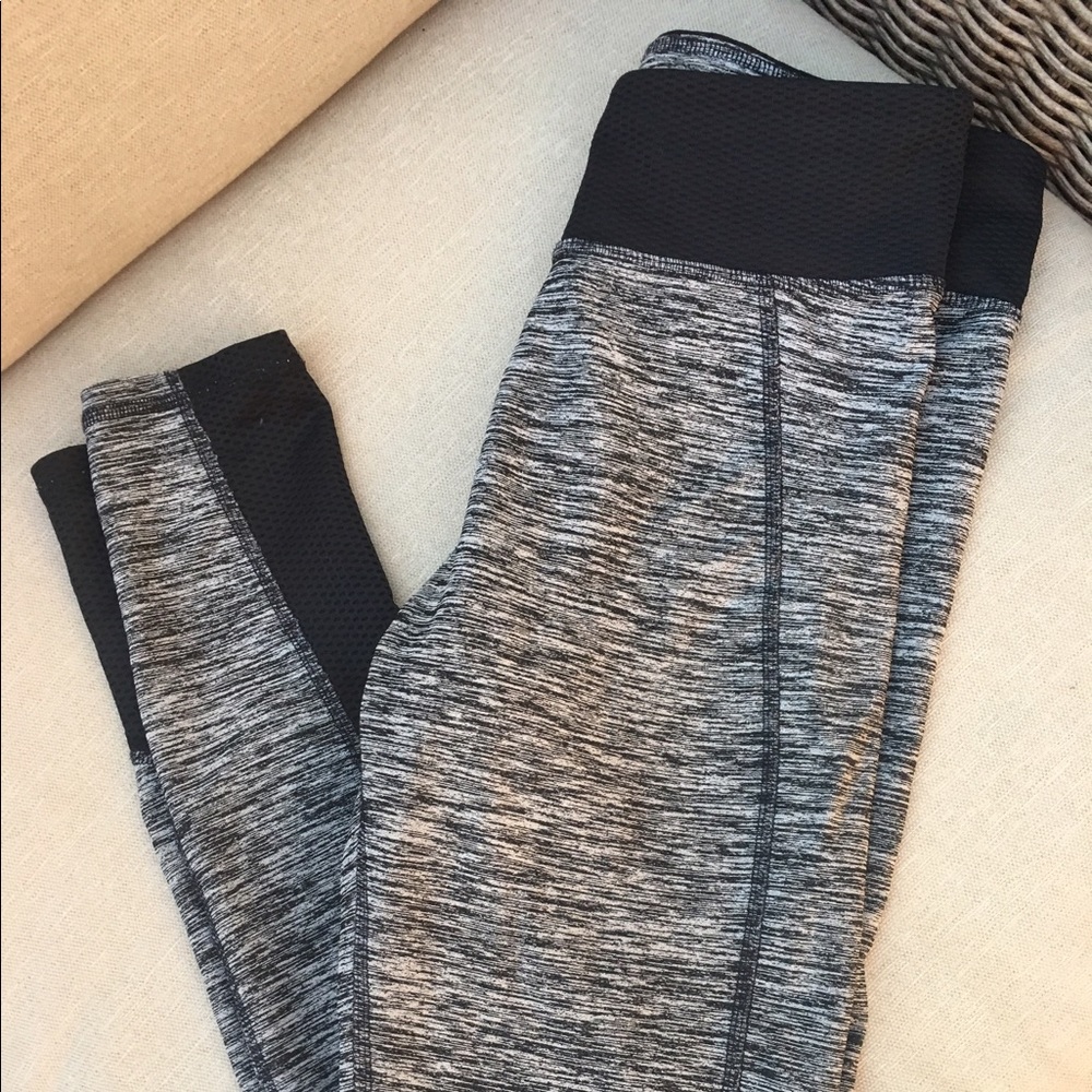 Stylish & comfy Abercrombie leggings. XS