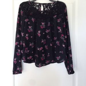 Floral lace detail top