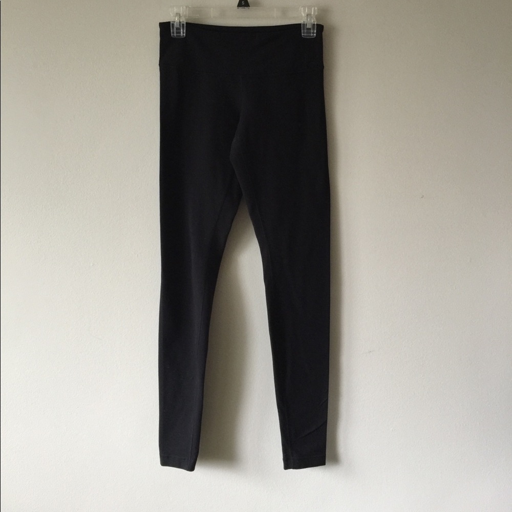 Lulu Lemon black wunder under  leggings size 6