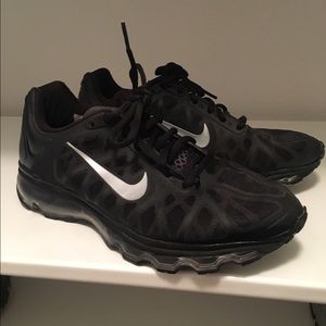 Nike Women's Air Max 9