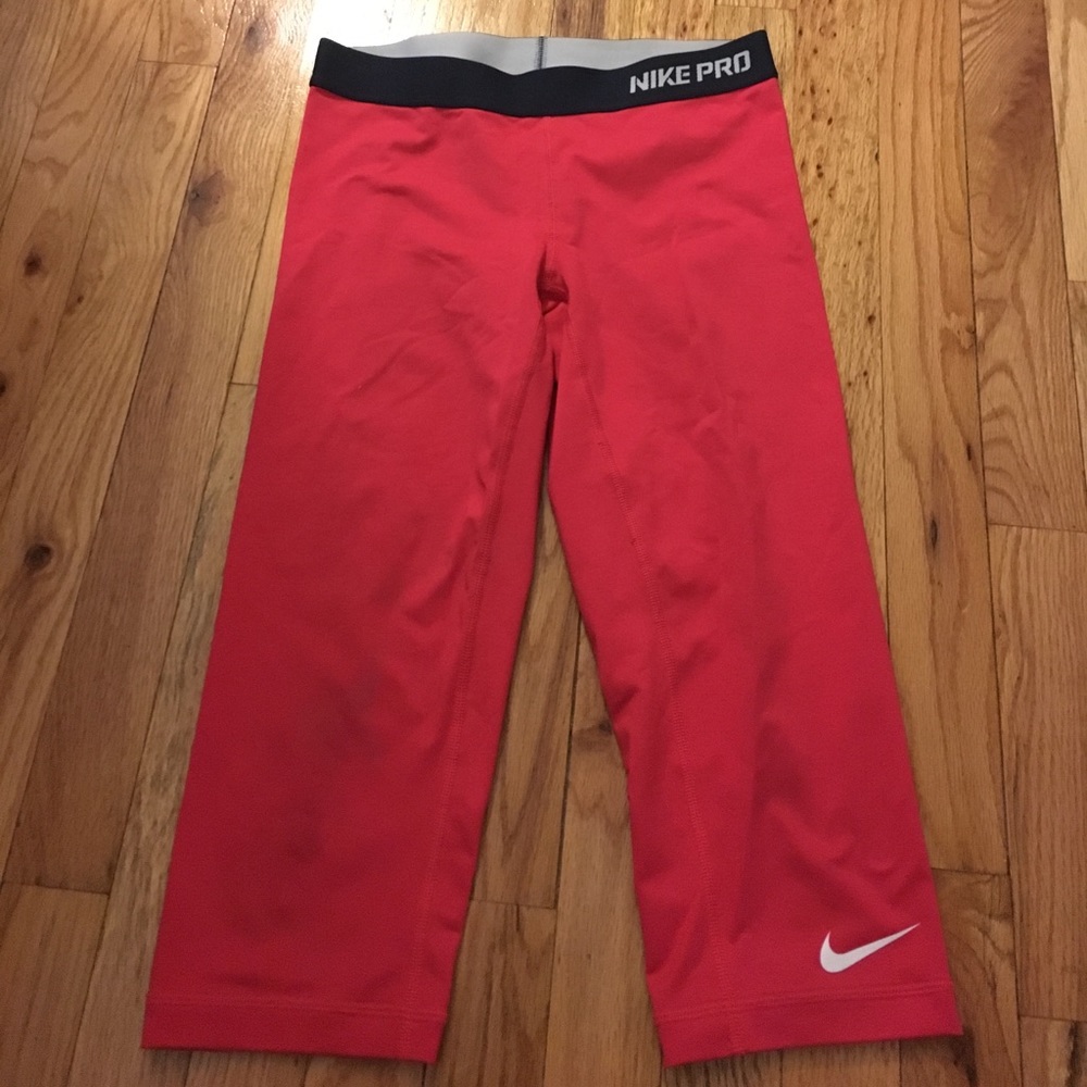 Nike pro cropped spandex