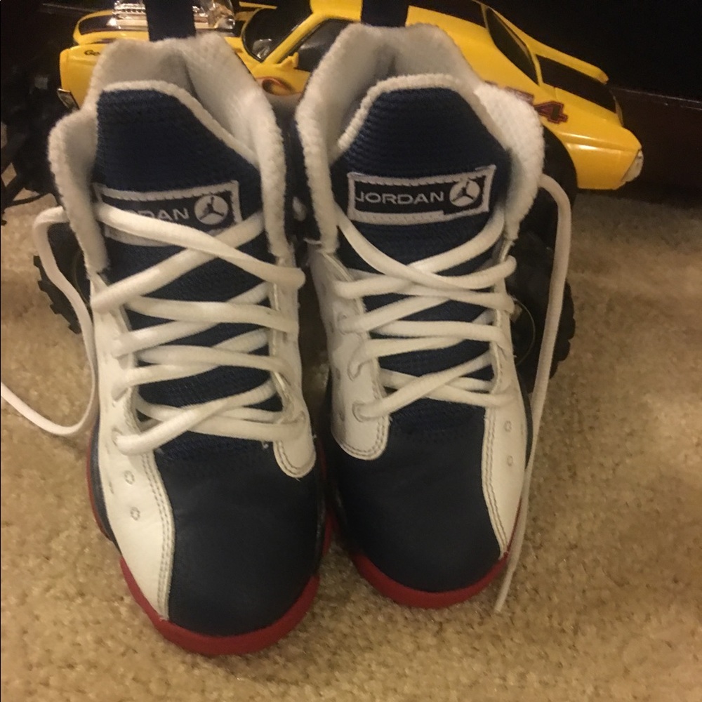 Little boys Jordans: worn in good condition.