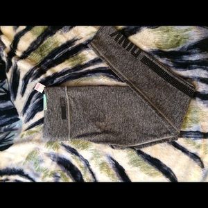 Vs pink ultimate leggings size small nwt