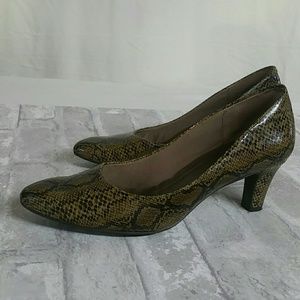 SALE!!Easy Spirit High Heeled Shoes Brown /Black