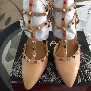 Brand new nude heels,