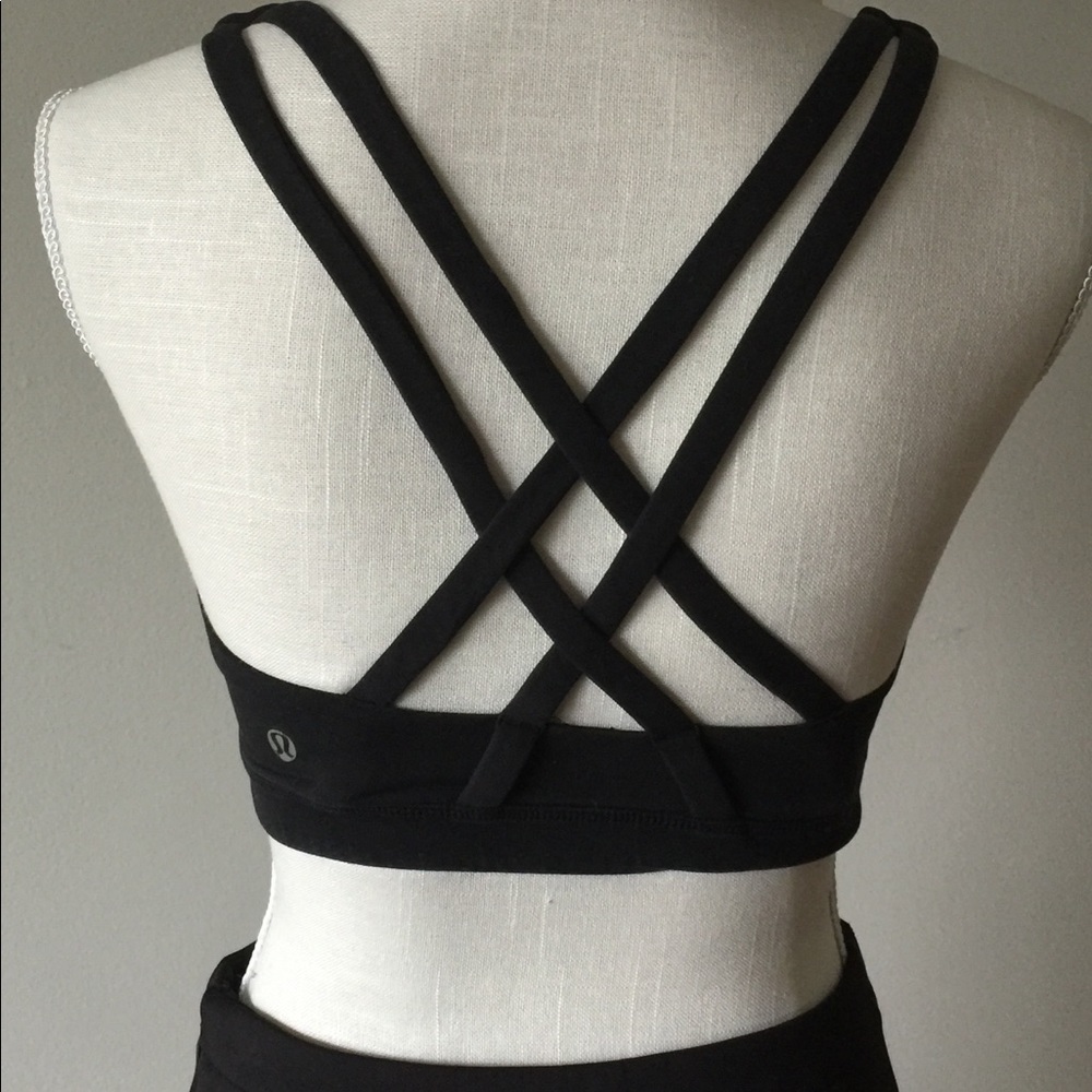 Lulu Lemon size 6 energy Bra black