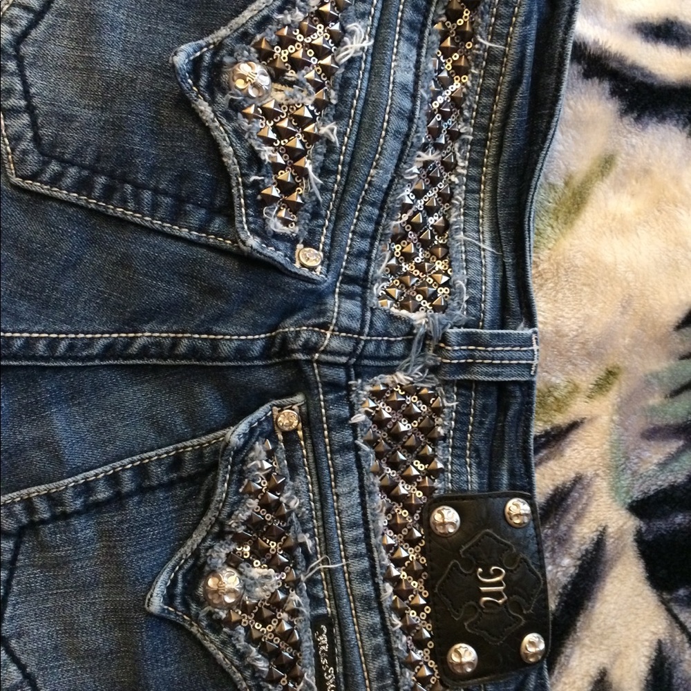 Miss me shorts size 30 can also fit a size 29