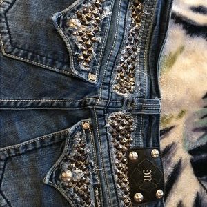 Miss me shorts size 30 can also fit a size 29