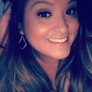 Meet your Posher, Cynthia