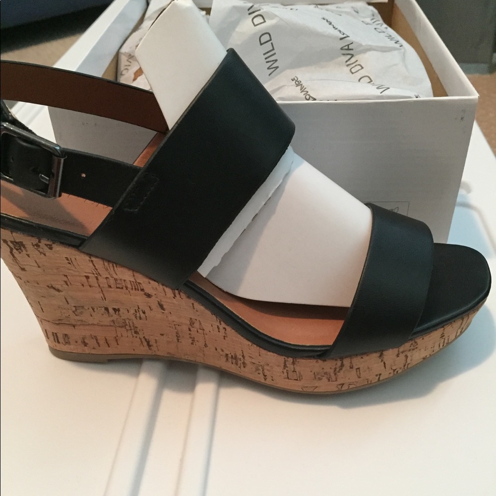Wild Diva Black Wedges - 7.5