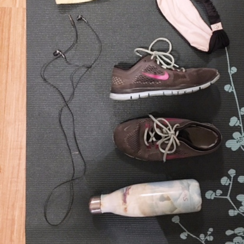 NIKE gray sneakers