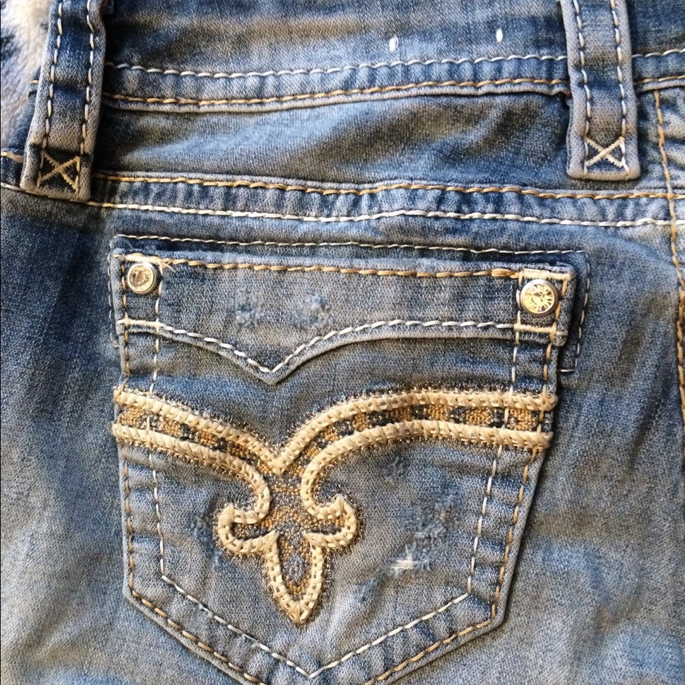 Rock revivals distructed capris size 29