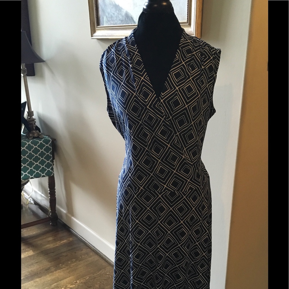 Blue and white pattern dress