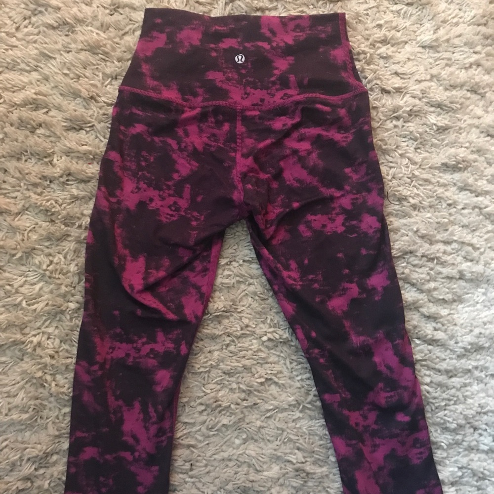 Lulu Lemon cropped yoga pants