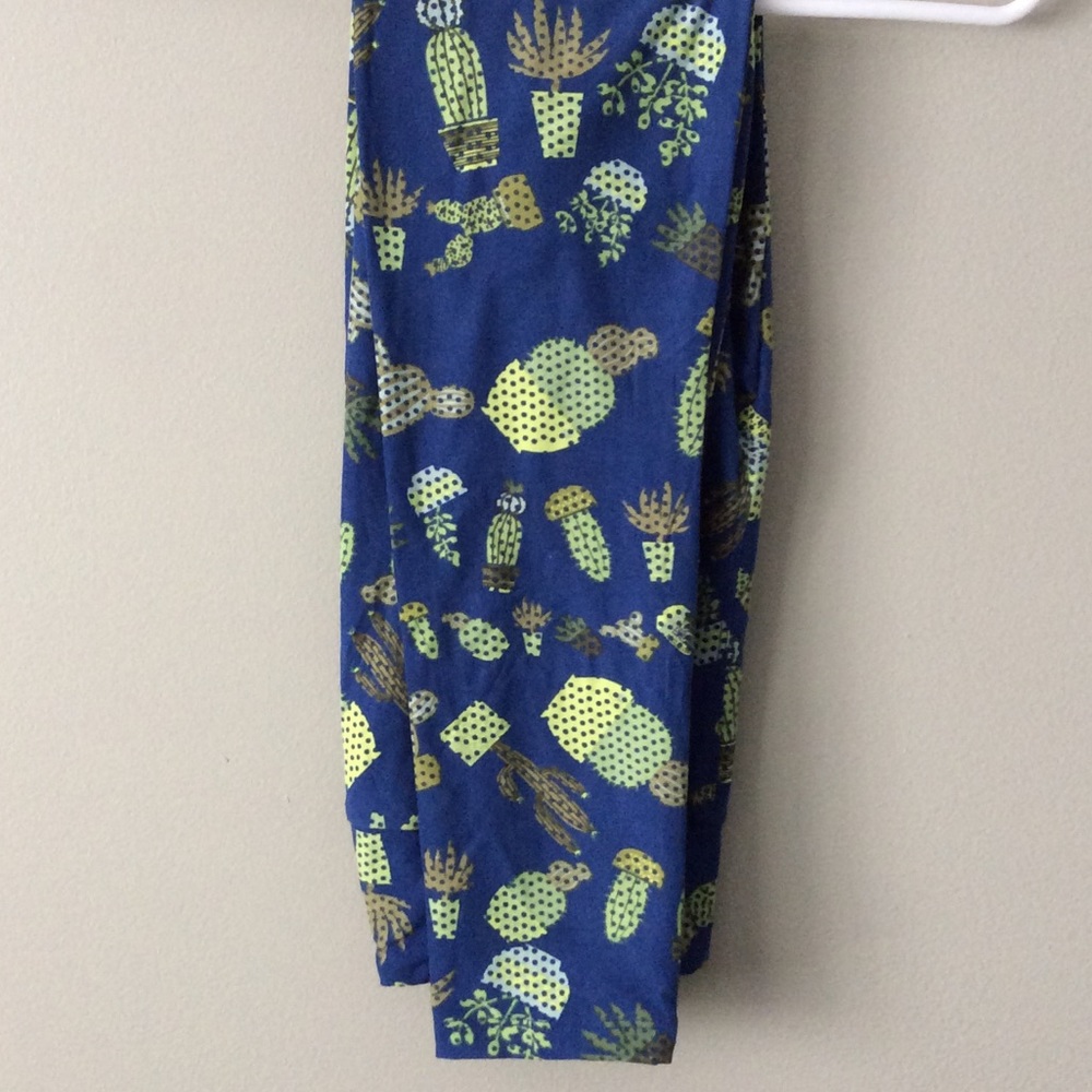 BNWT Lularoe Cactus leggings OS