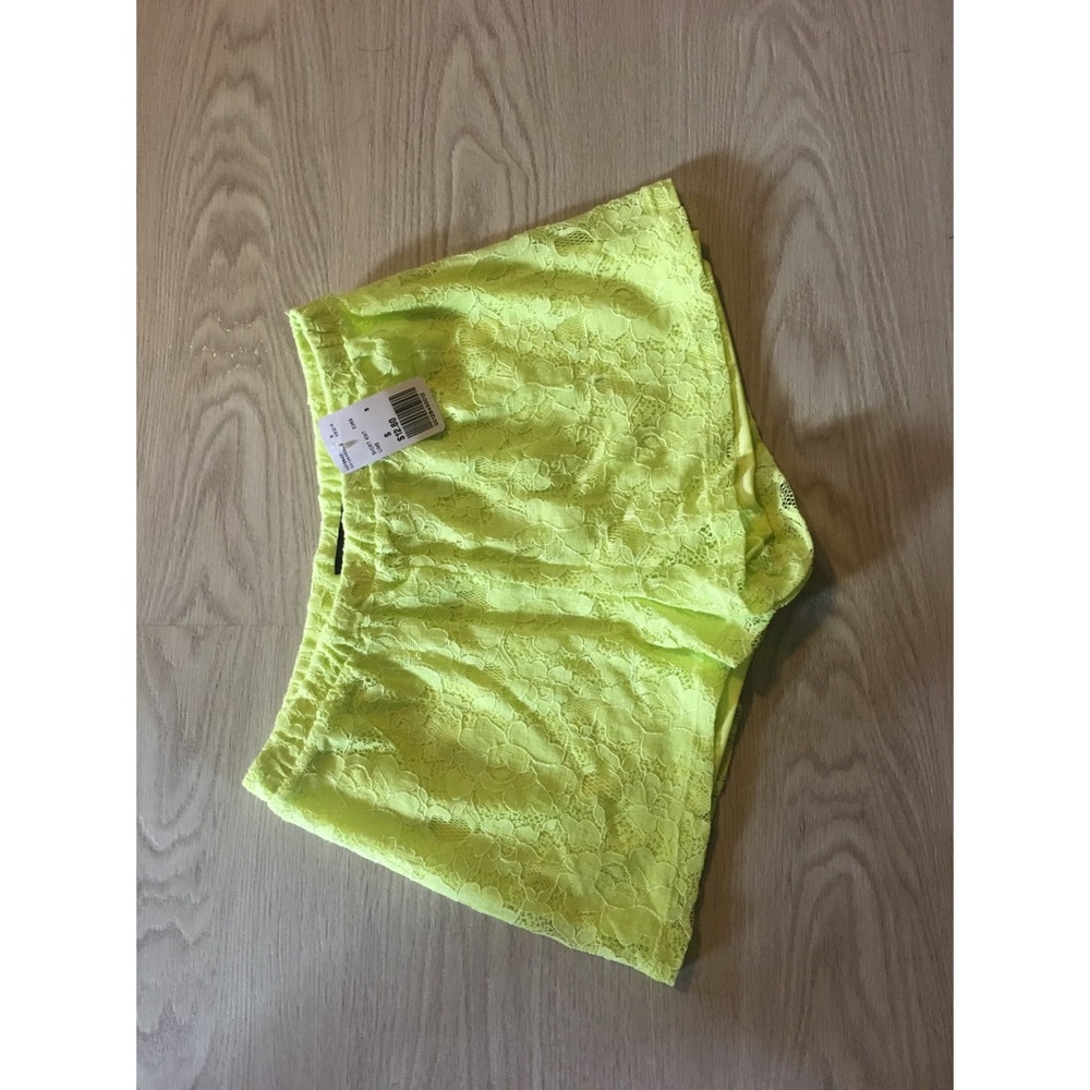 Lime knit lace short