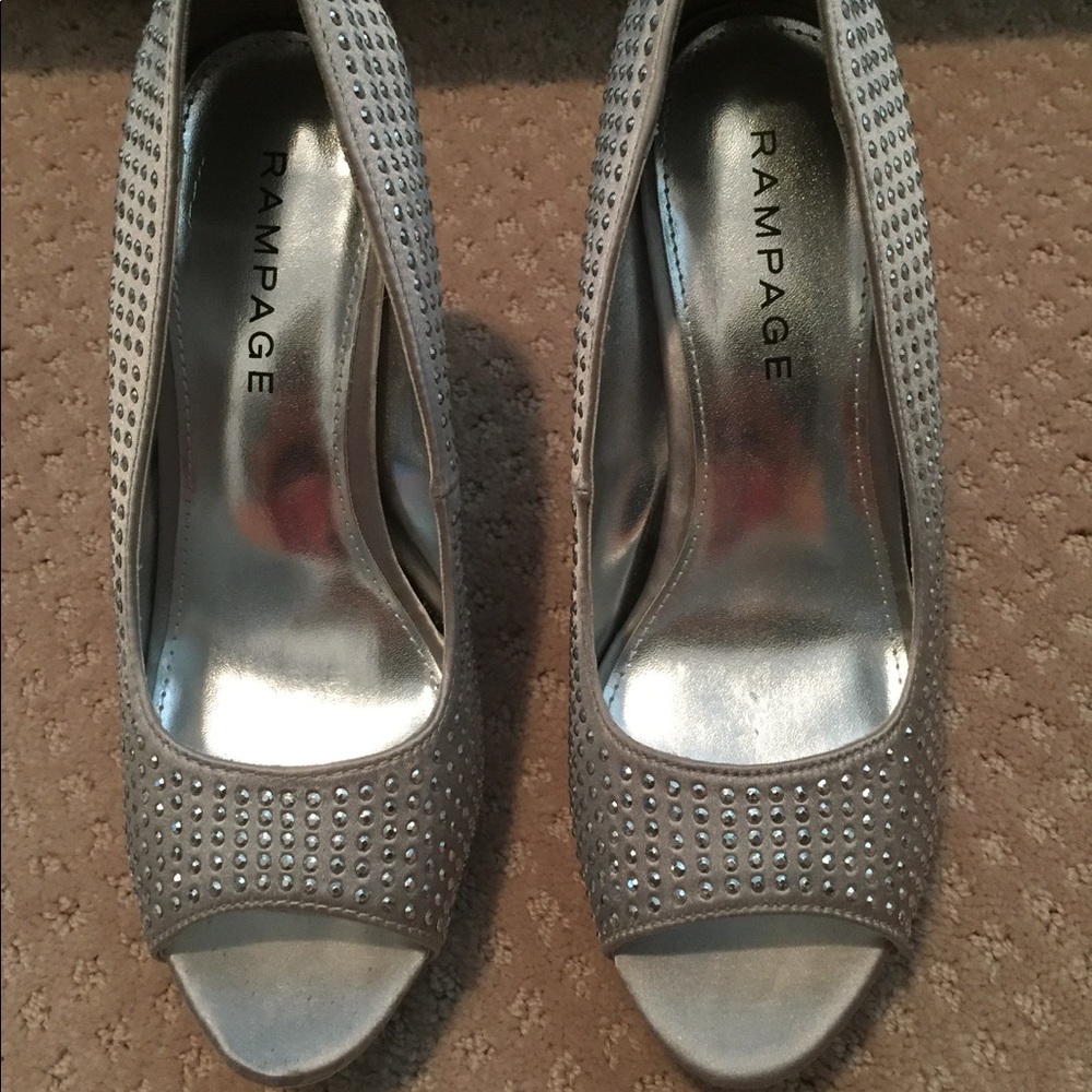 Rampage Gimme Silver Studded Pumps