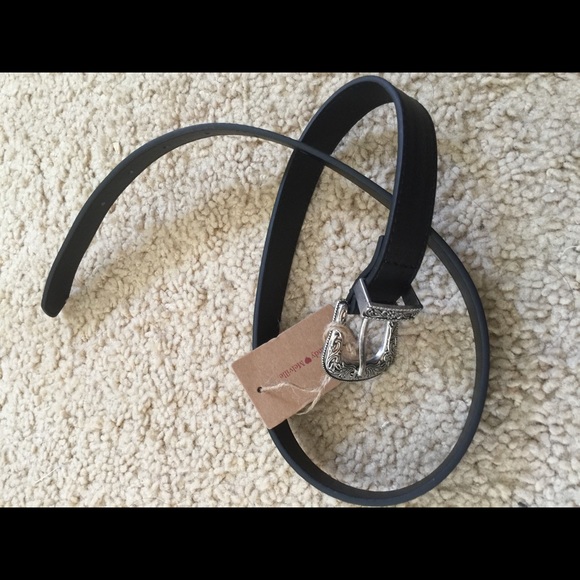 Brandy Melville buckle belt - Picture 2 of 2