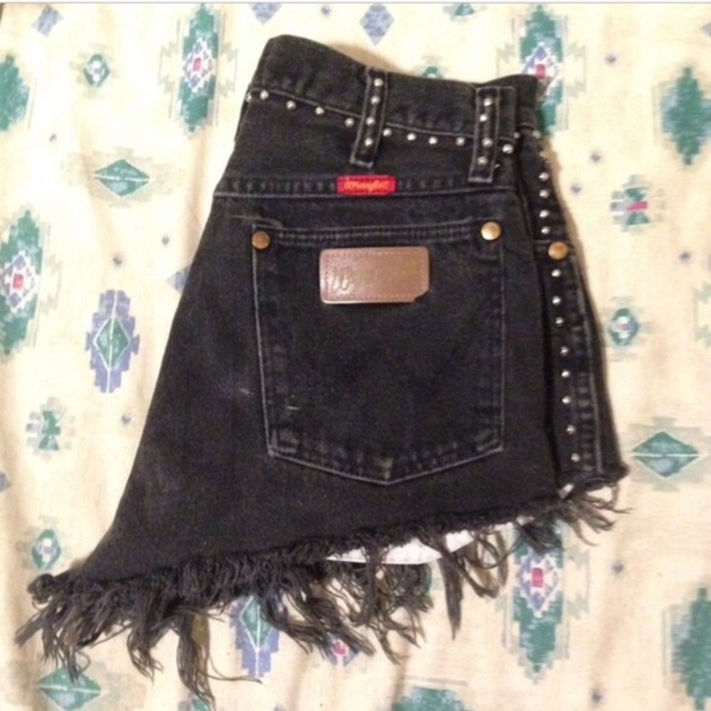 STUDDED WRANGLER BLACK DENIM CUT OFF SHORTS