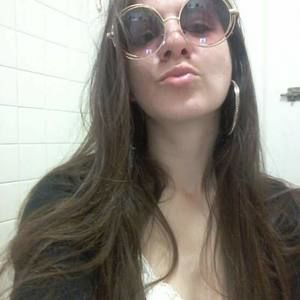 Meet your Posher, Mariela