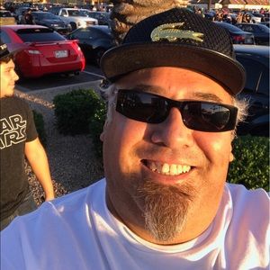 Meet your Posher, Larry