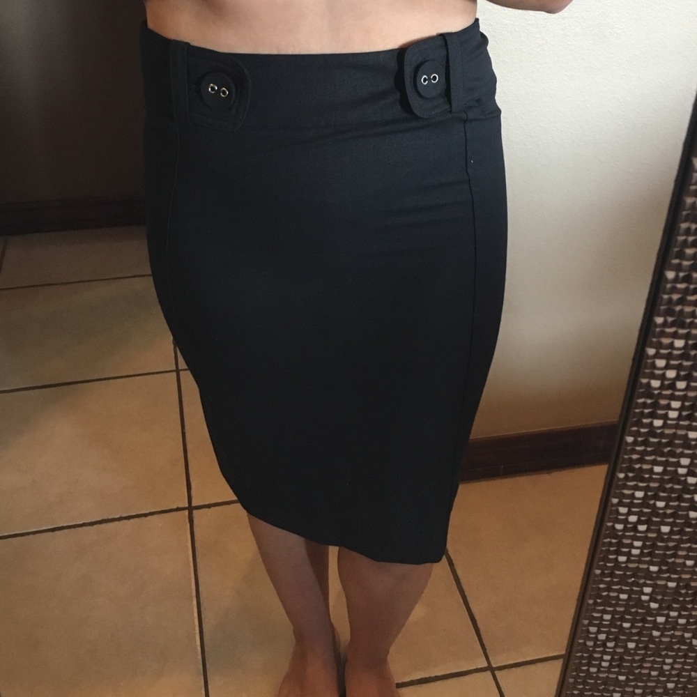 Bebe size 4 pencil skirt