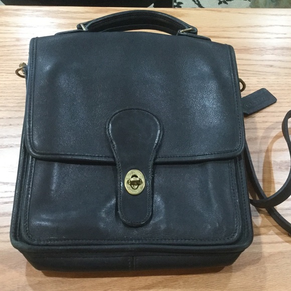 Coach Handbags - Vintage Coach Willis black cross body purse