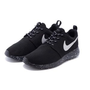 Nike Roshe Speckled/ Oreo Shoes