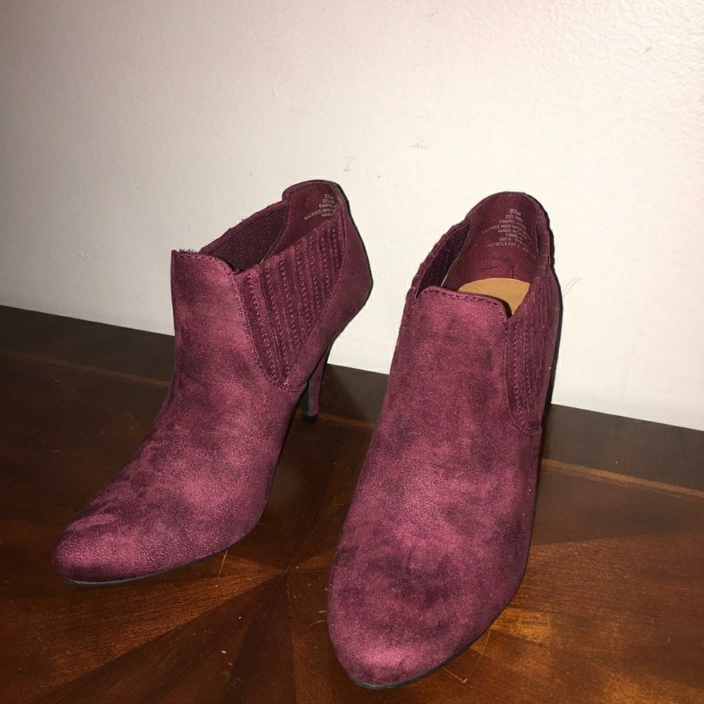 *NEW* Plum Heel Booties