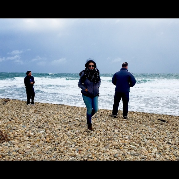 Meet your Posher, Lia - Picture 2 of 3