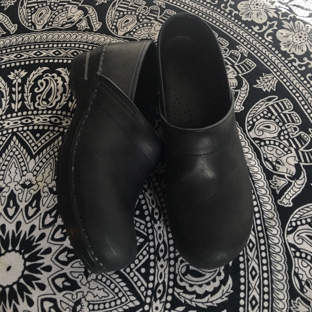 Dark Leather Dansko like new