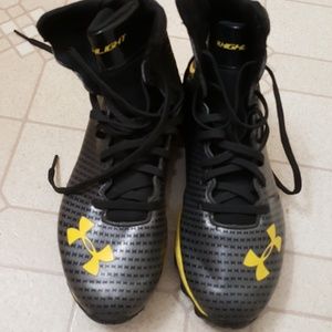 Football cleats under armour