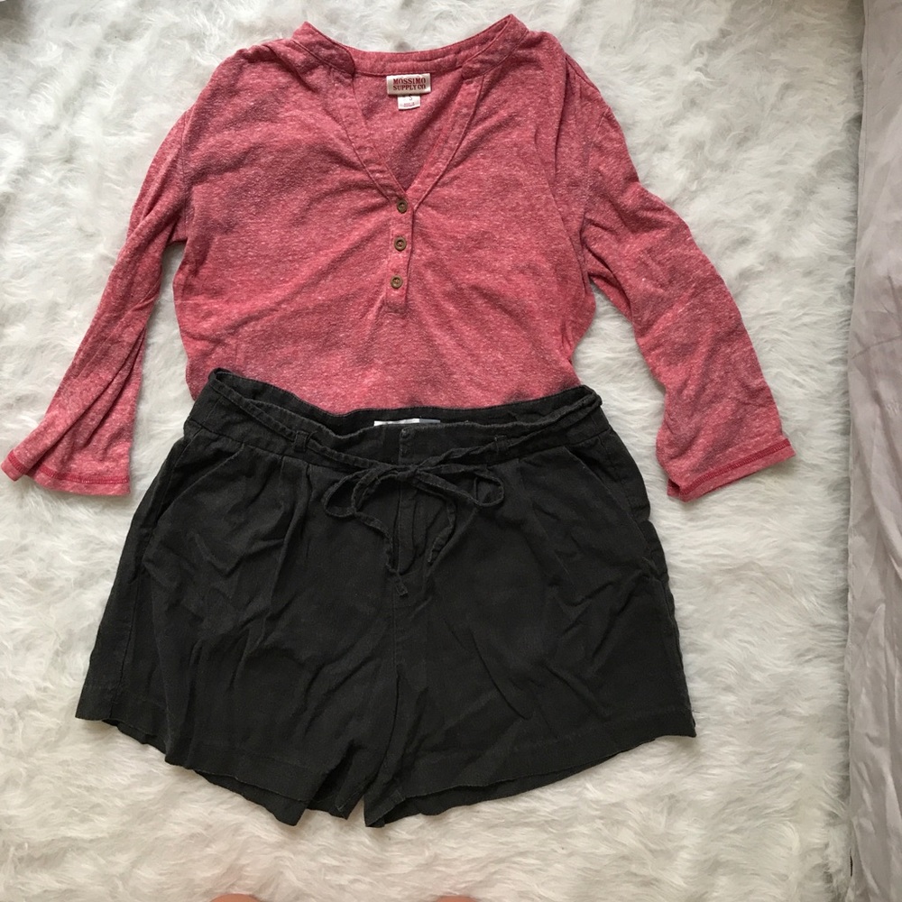 BOGO Old Navy lienen blend shorts size 4