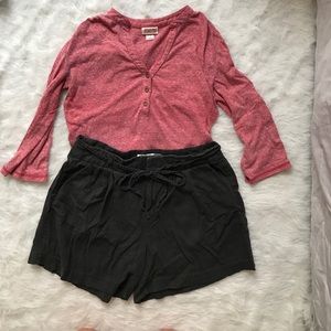 BOGO Old Navy lienen blend shorts size 4