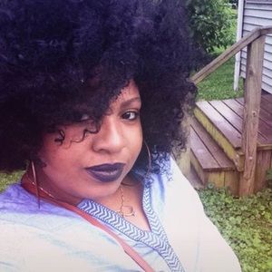 Meet your Posher, Myra