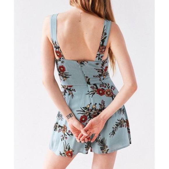 ❌SOLD❌Urban Outfitters: Floral Romper - Picture 3 of 4