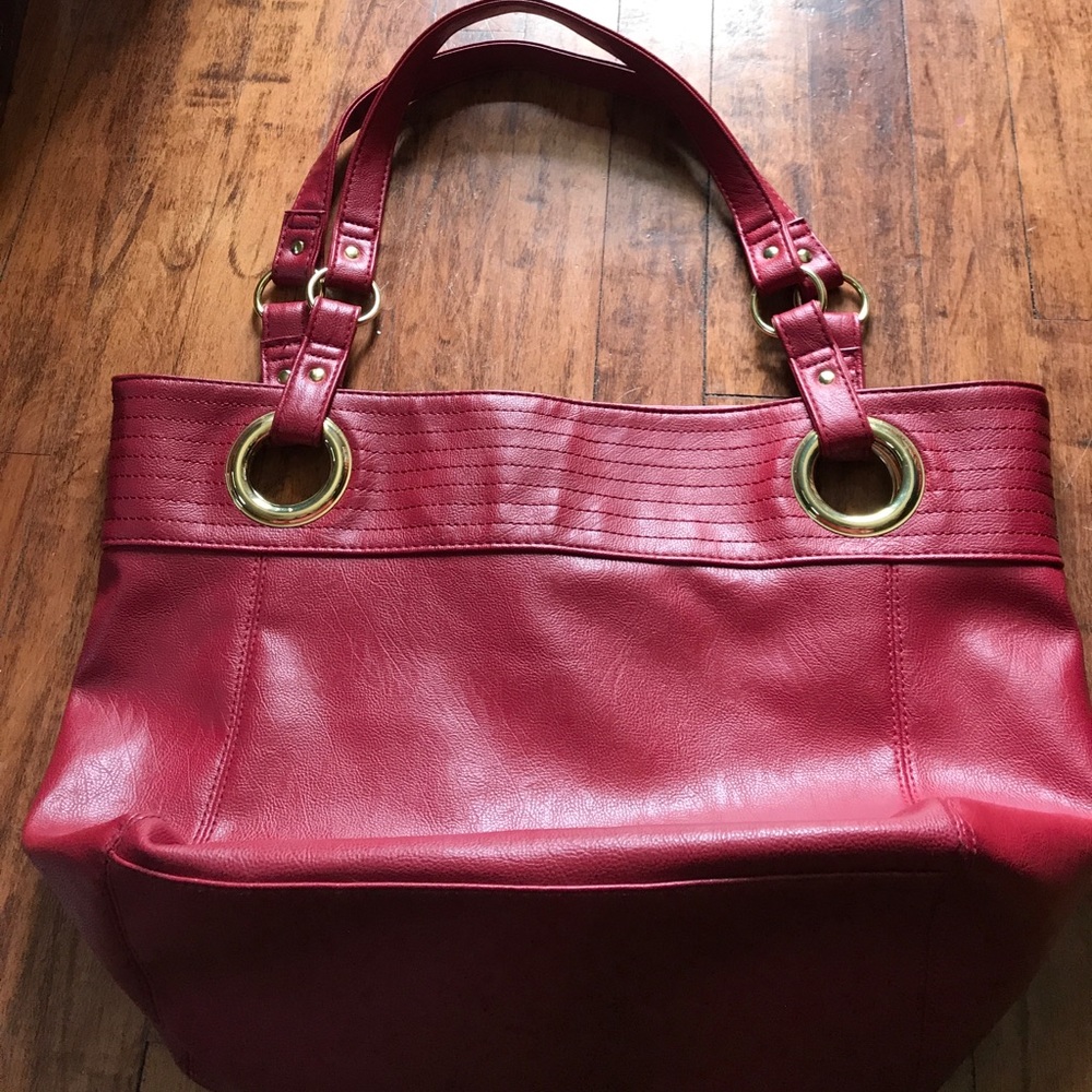 Purse with compartments inside